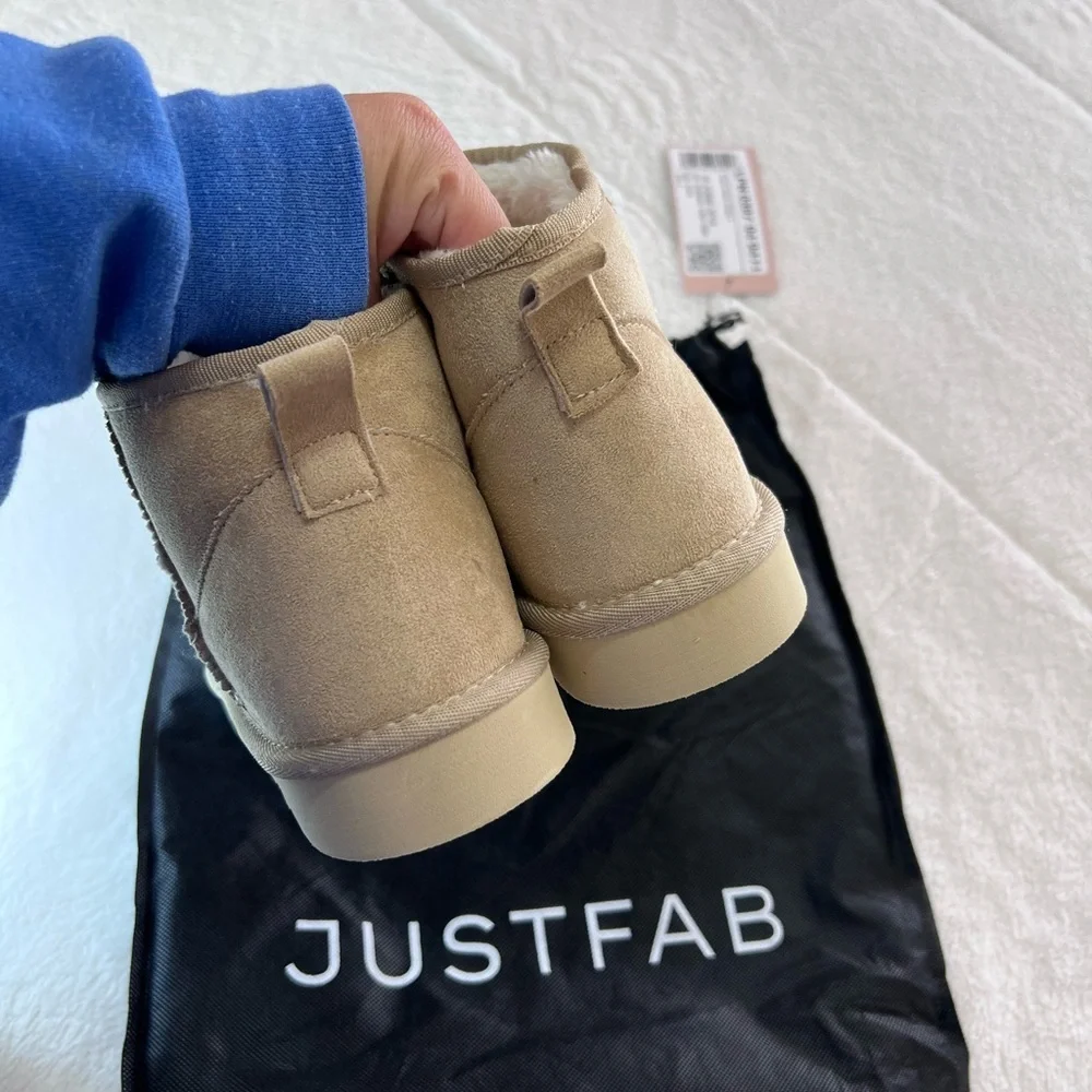 JustFab Incense Fuzzies Boots size 8